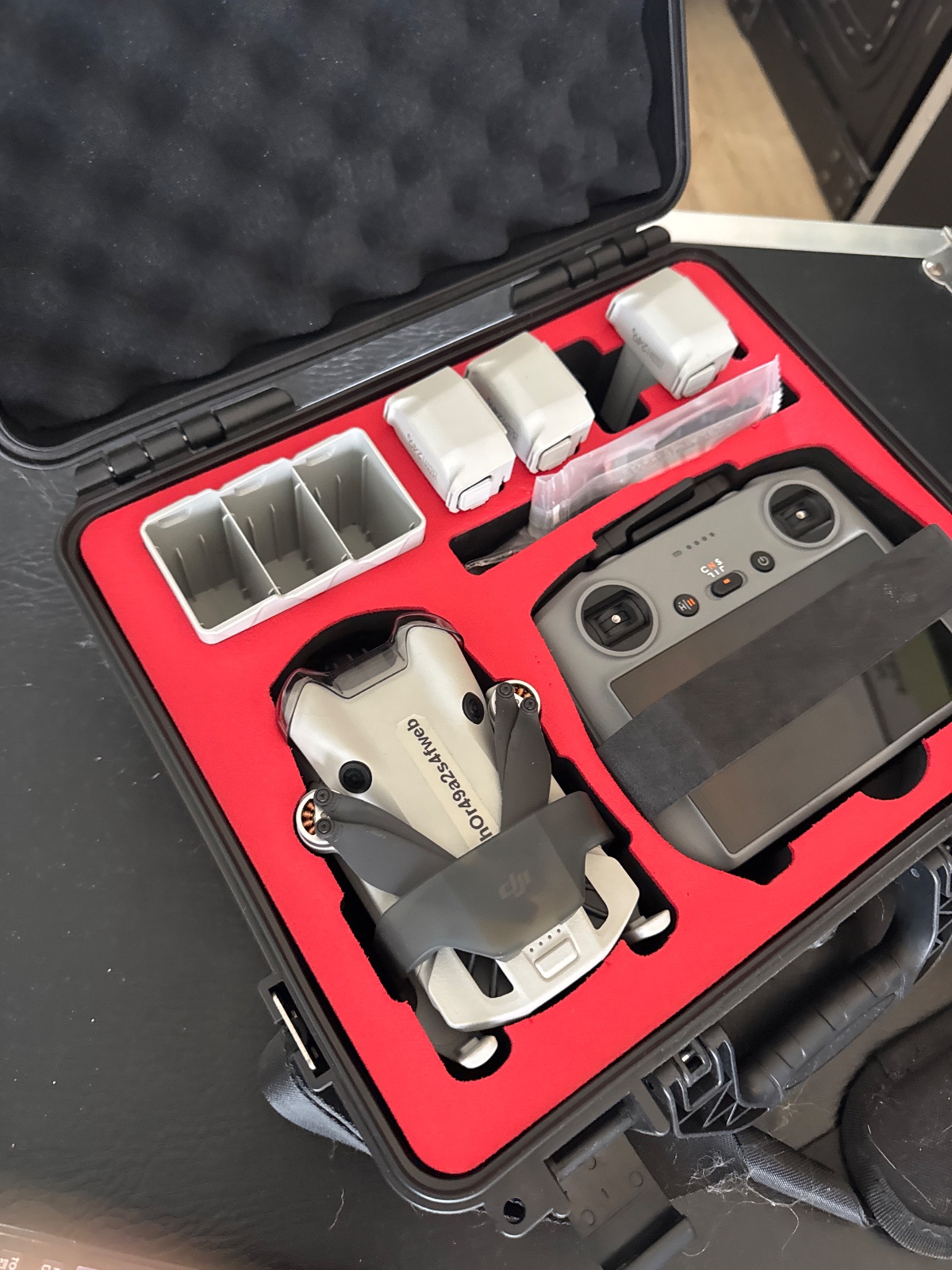 Drone DJI Mini 4 Pro avec accessoires